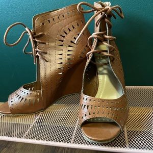 Vintage wedge sandals